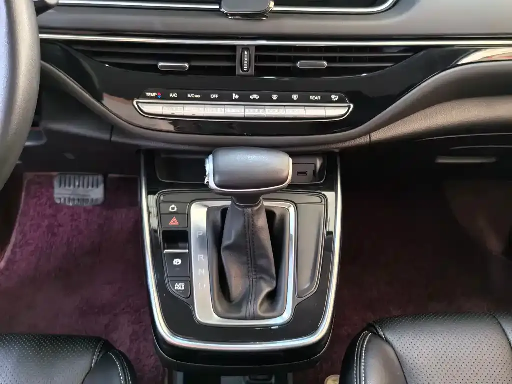 GAC Motor Trumpchi M6 — фото 6
