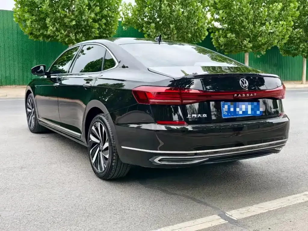 Volkswagen Passat — фото 3