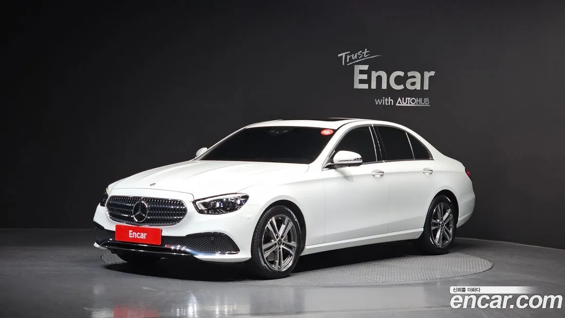 Mercedes-Benz E-Class — фото 1