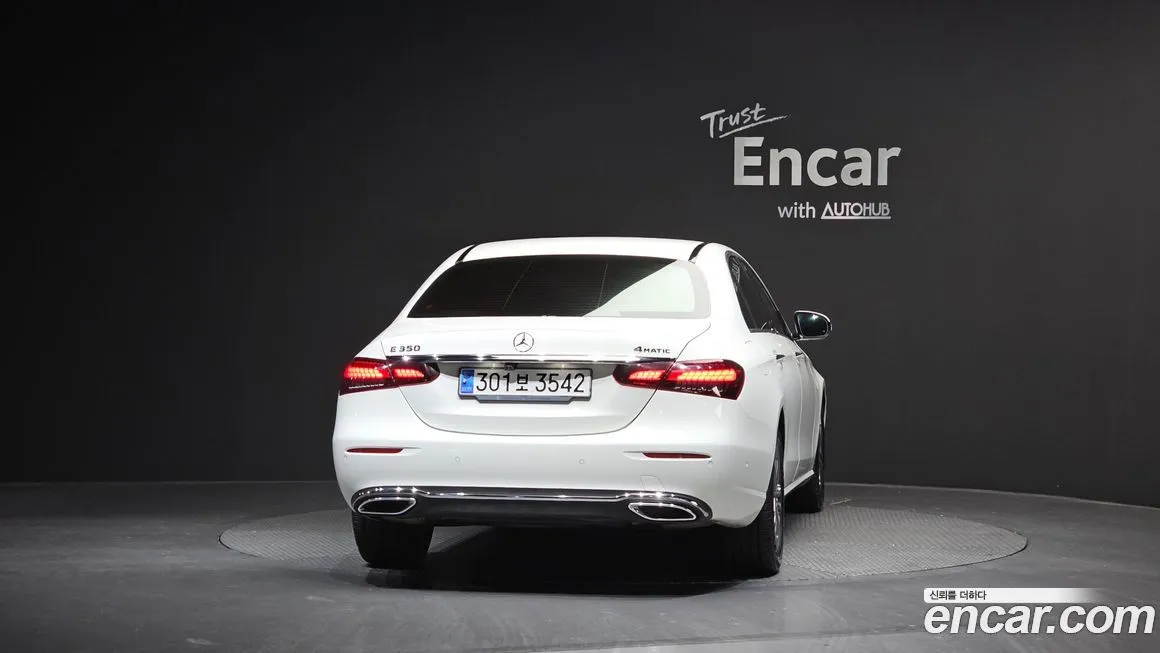 Mercedes-Benz E-Class — фото 4