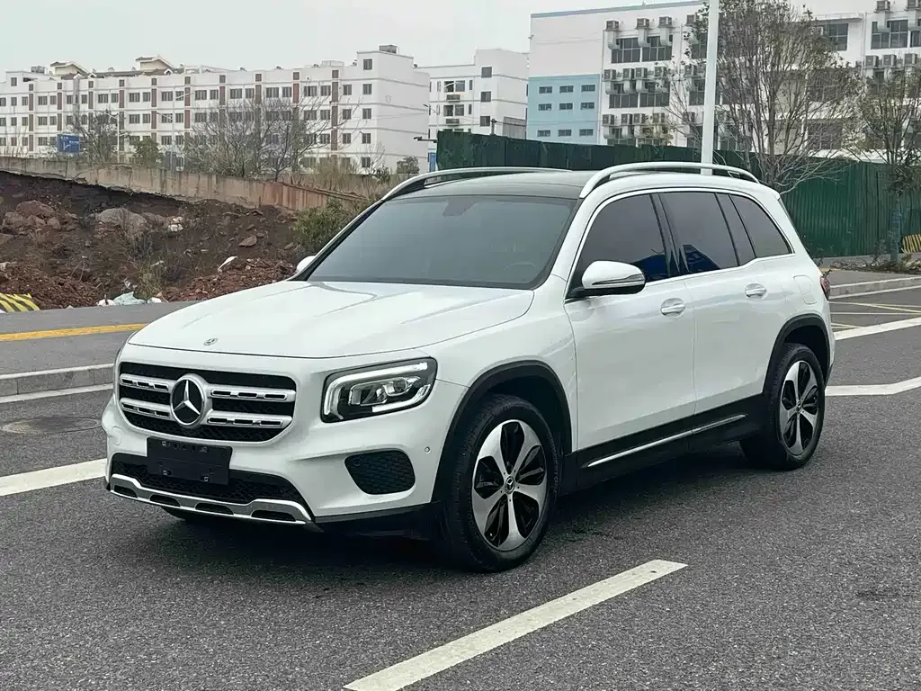 Mercedes-Benz GLB — фото 1