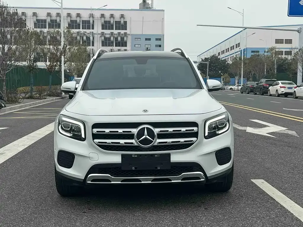 Mercedes-Benz GLB — фото 4
