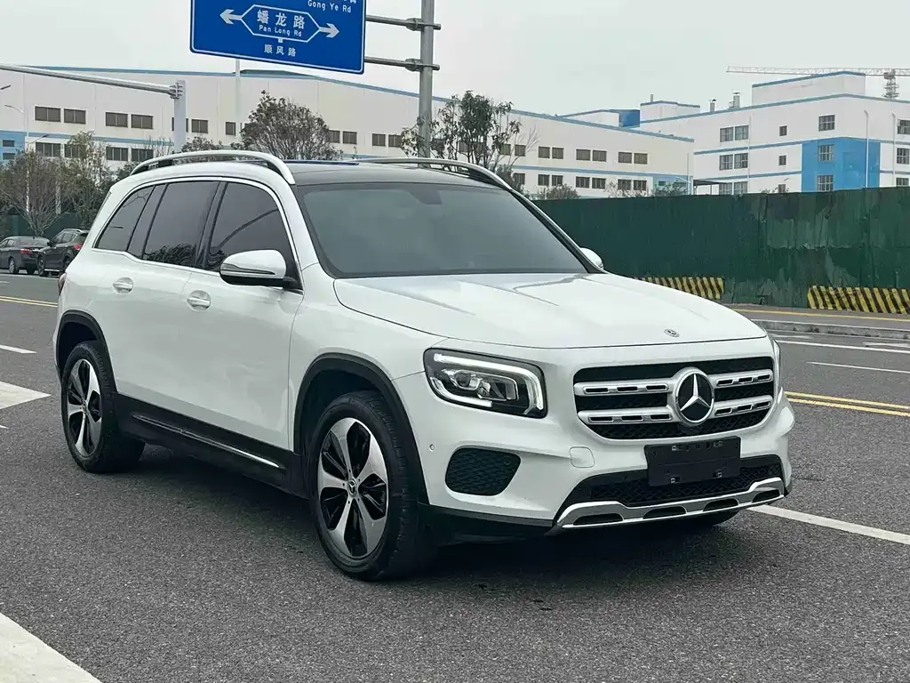 Mercedes-Benz GLB — фото 2