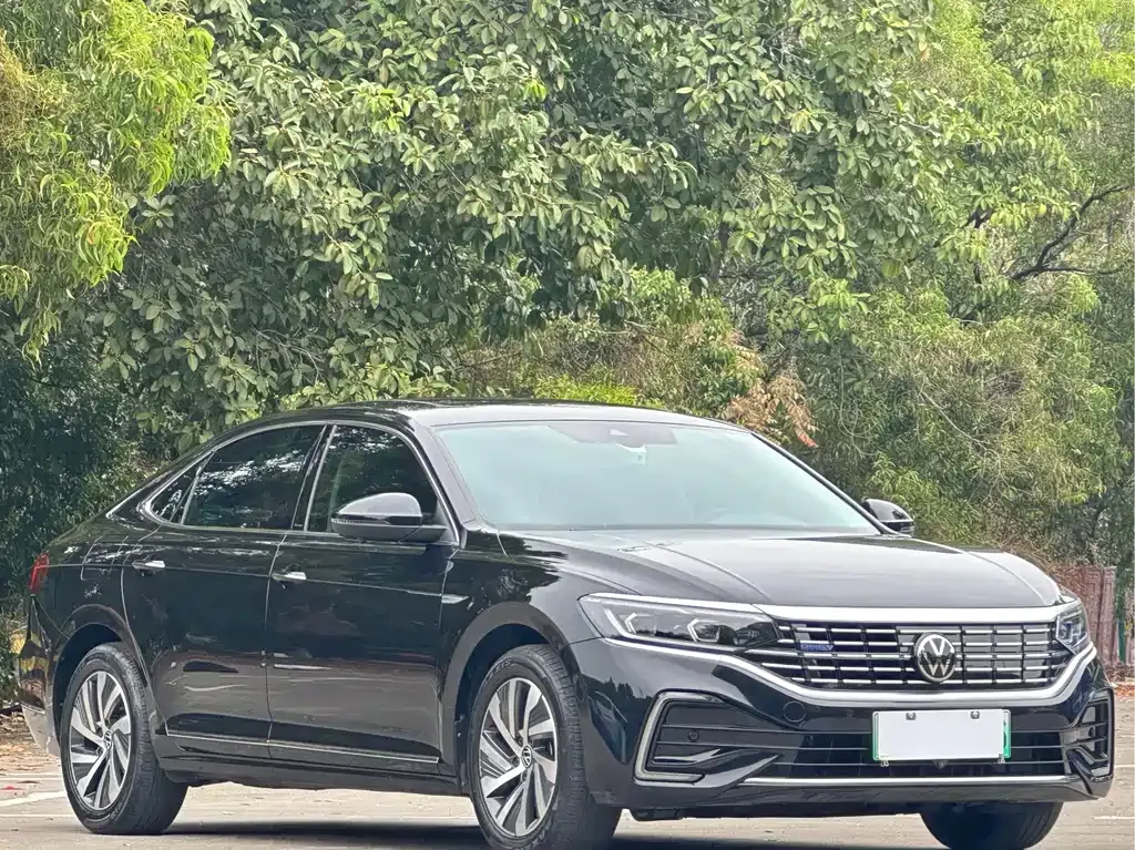 Volkswagen Passat New Energy — фото 7