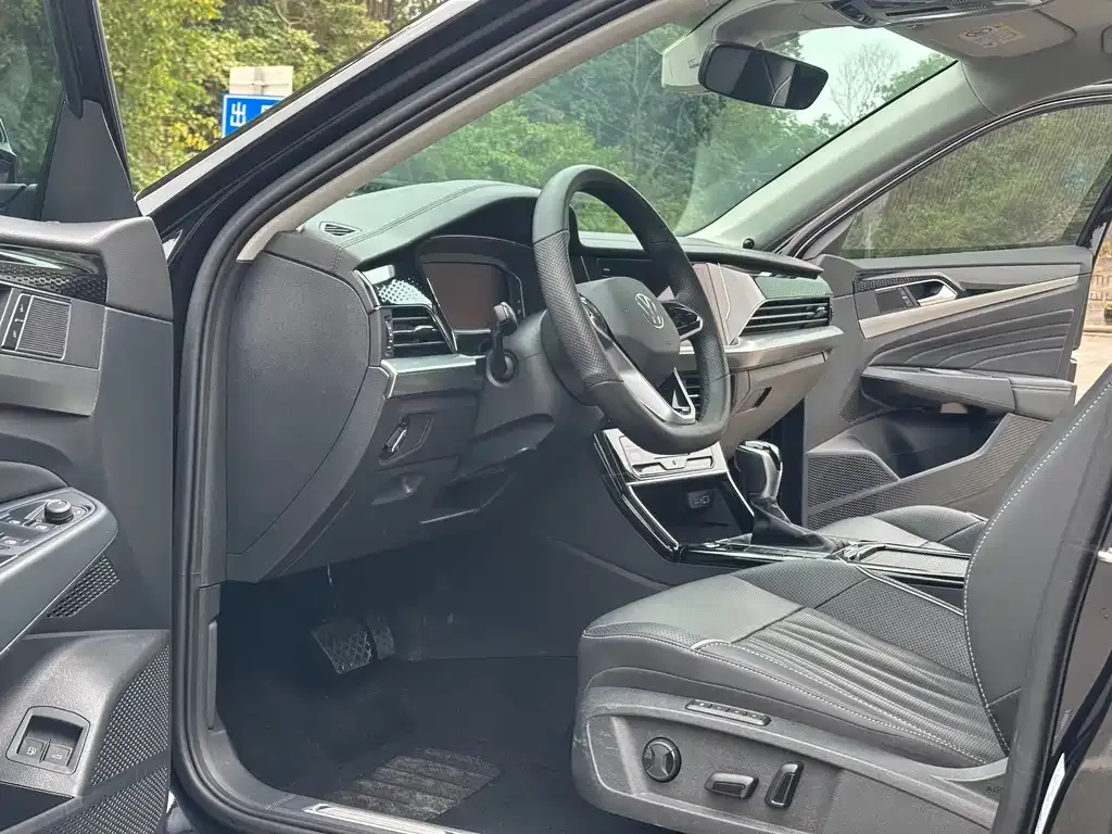 Volkswagen Passat New Energy — фото 4