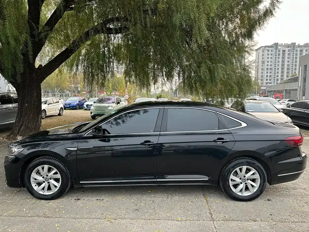 Volkswagen Passat New Energy — фото 9