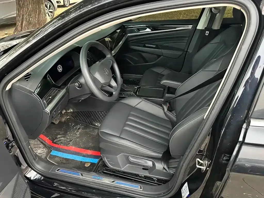 Volkswagen Passat New Energy — фото 4