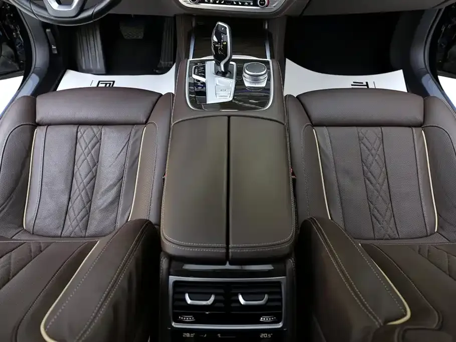 BMW 7 Series — фото 5