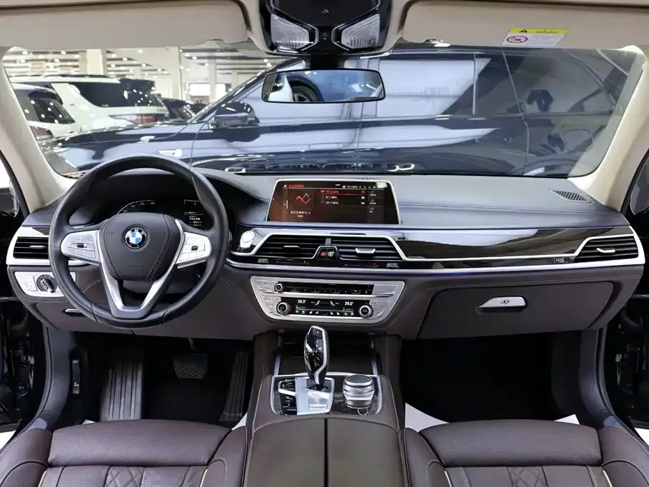 BMW 7 Series — фото 2