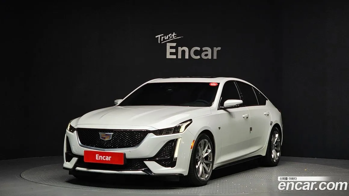 Cadillac CT5 — фото 1