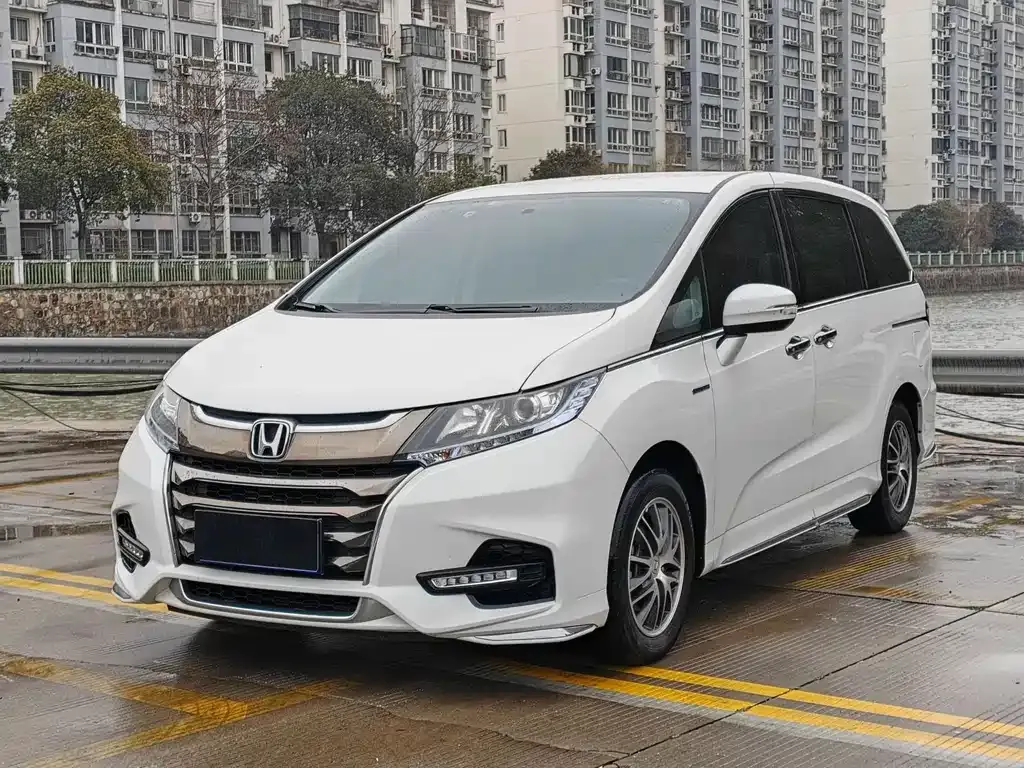 Honda Odyssey — фото 1
