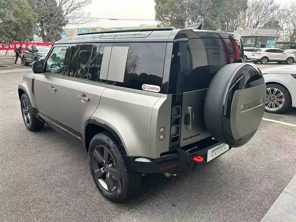 Land Rover Defender — фото 6