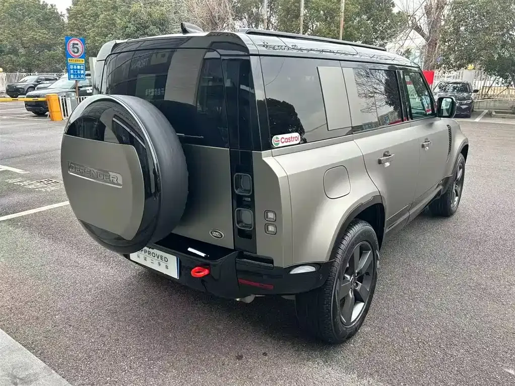 Land Rover Defender — фото 8