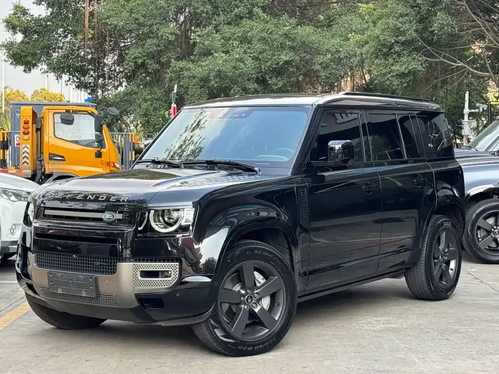 Land Rover Defender — фото 1