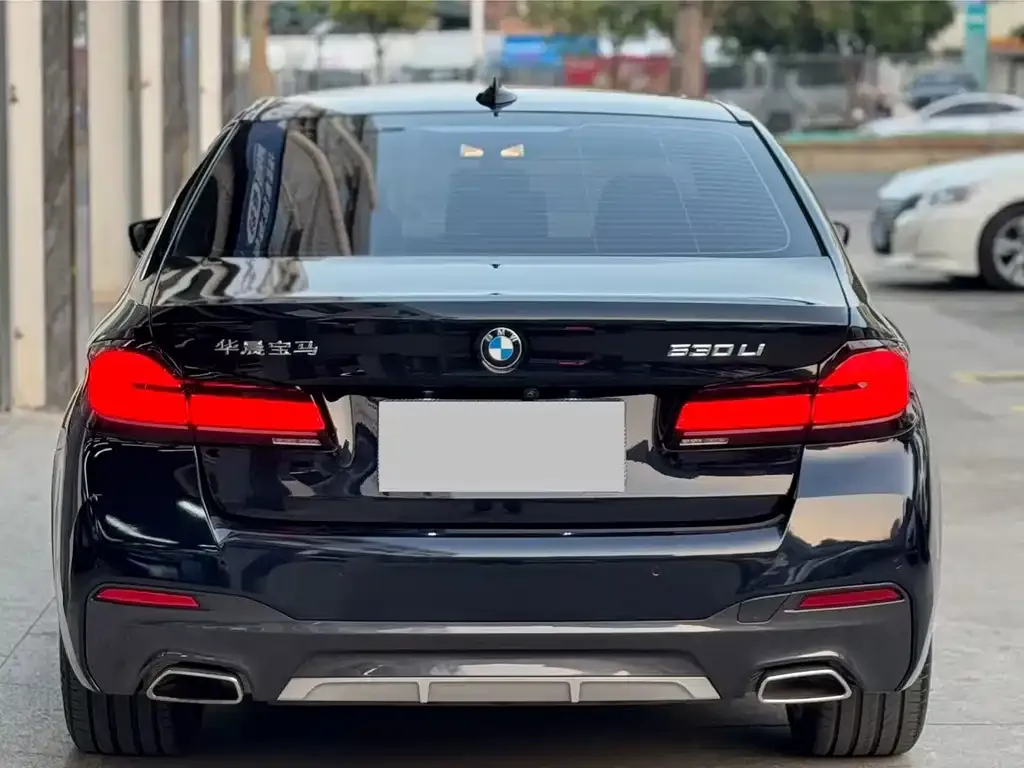 BMW 5 Series — фото 2