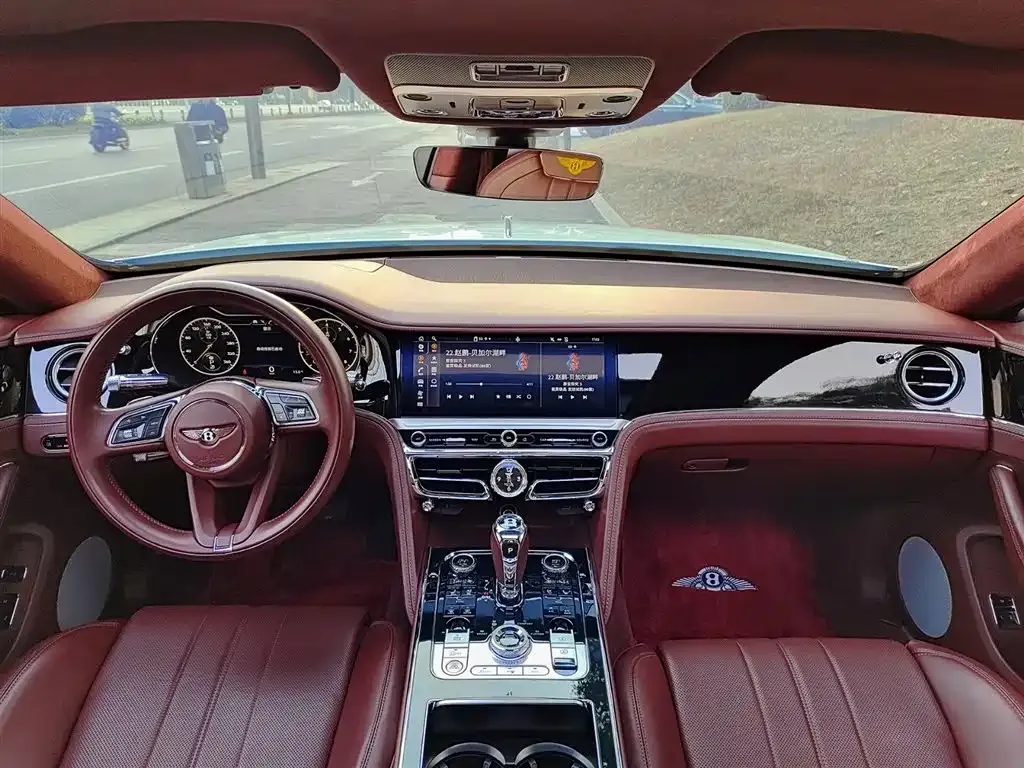 Bentley Flying Spur — фото 5
