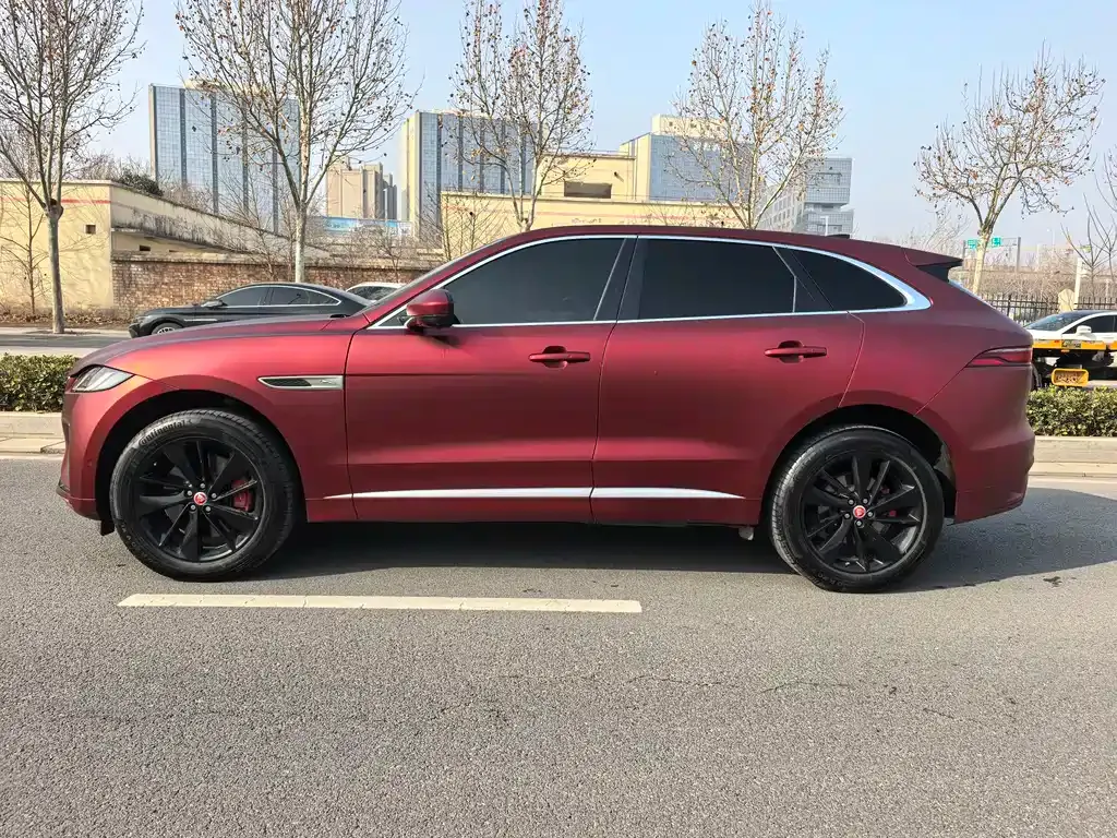 Jaguar F-PACE — фото 2