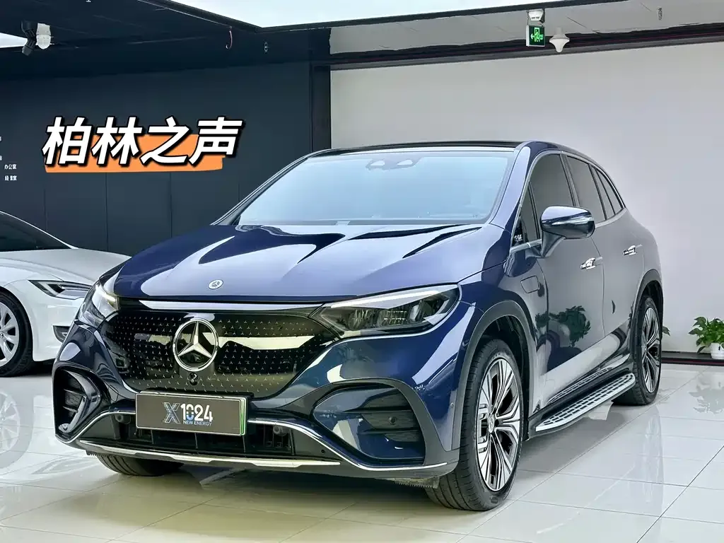 Mercedes-Benz EQE SUV — фото 1