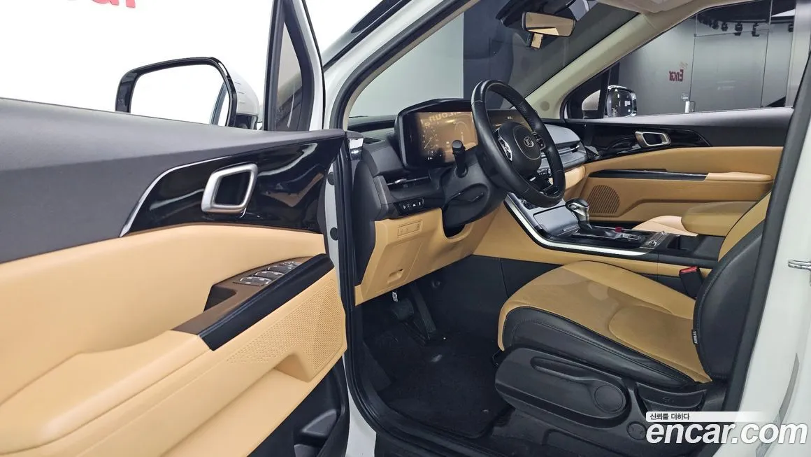 Kia Carnival — фото 10