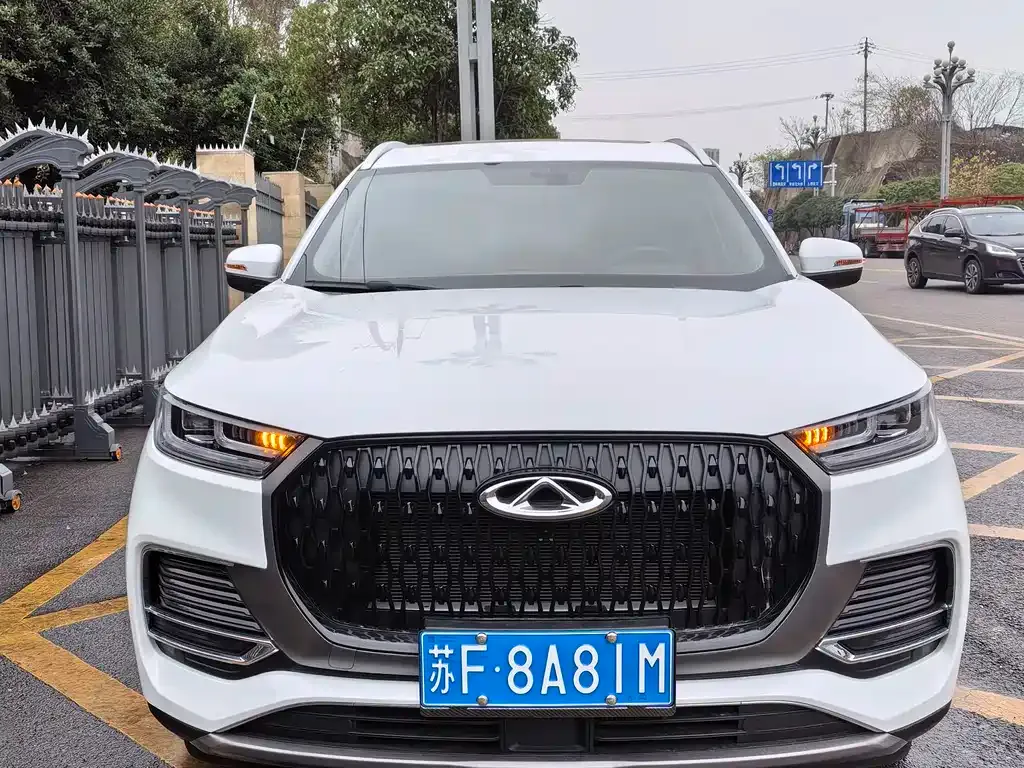 Chery Tiggo 8 — фото 10