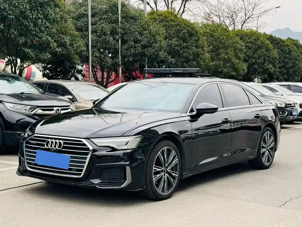 Audi A6L — фото 1