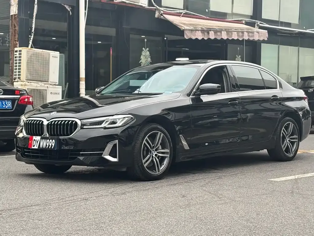 BMW 5 Series — фото 10