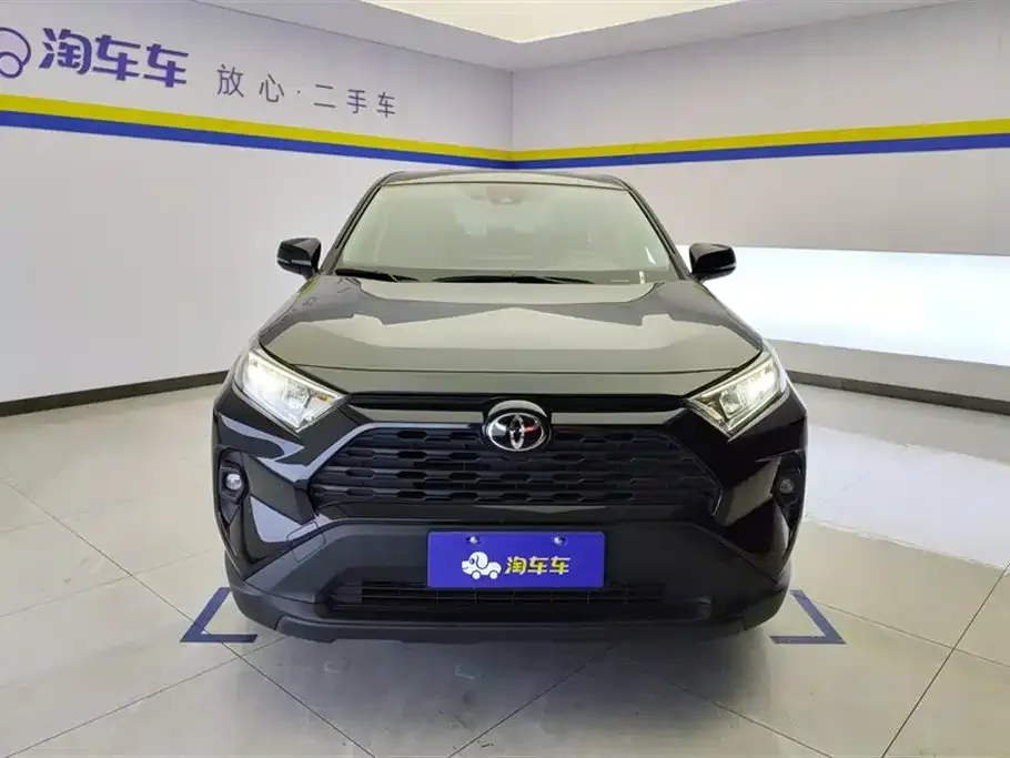 Toyota RAV4 — фото 2