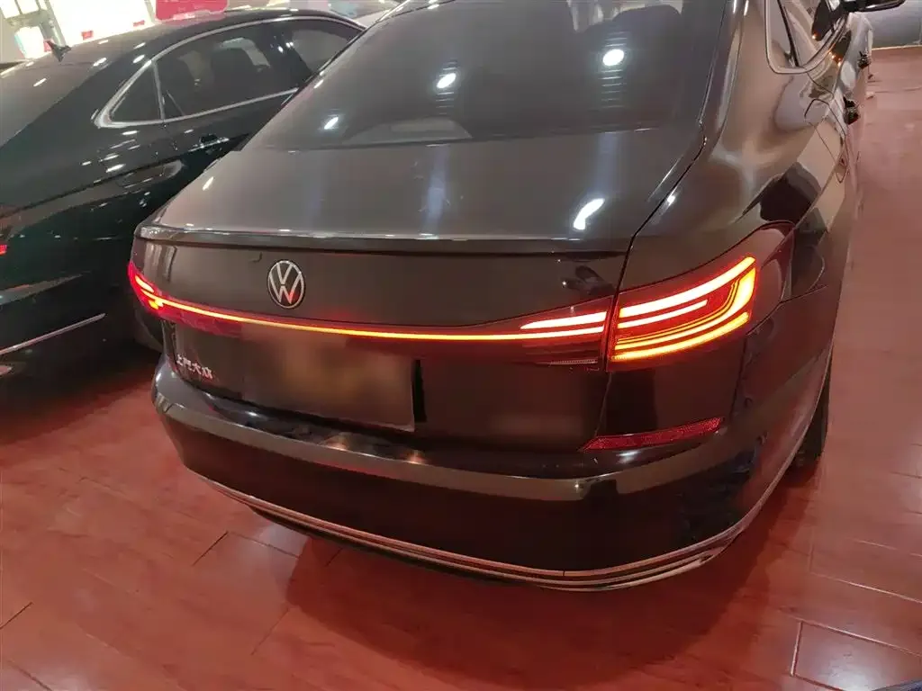 Volkswagen Passat — фото 6