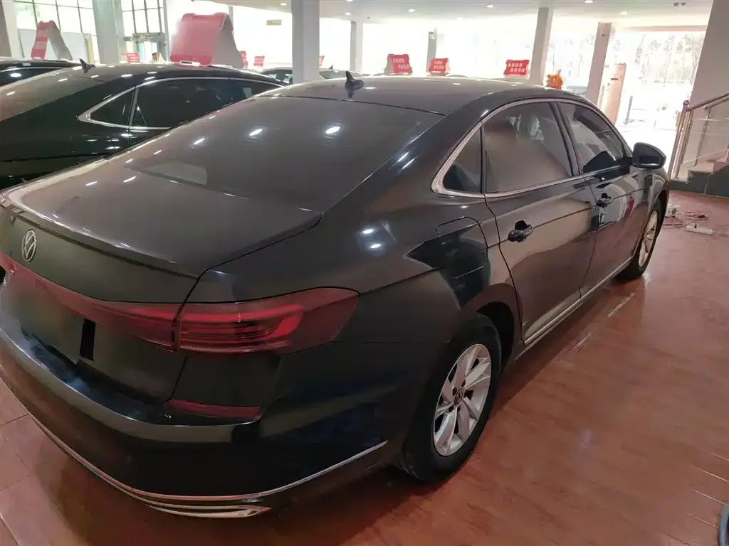Volkswagen Passat — фото 8