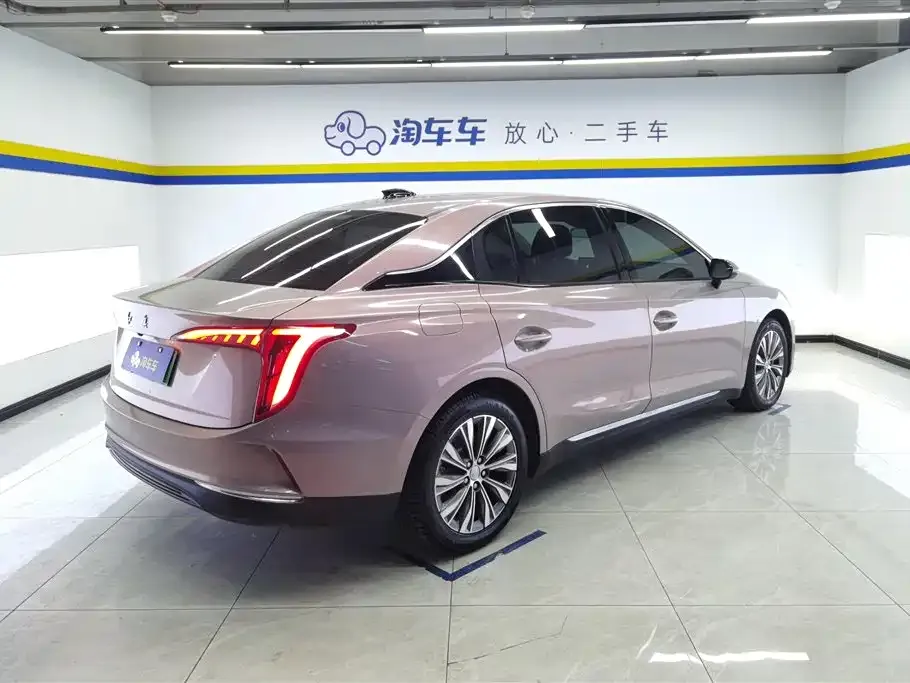 Hongqi E-QM5 — фото 8