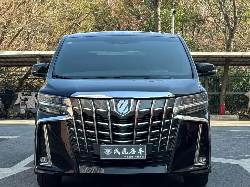 Toyota Alphard — фото 4