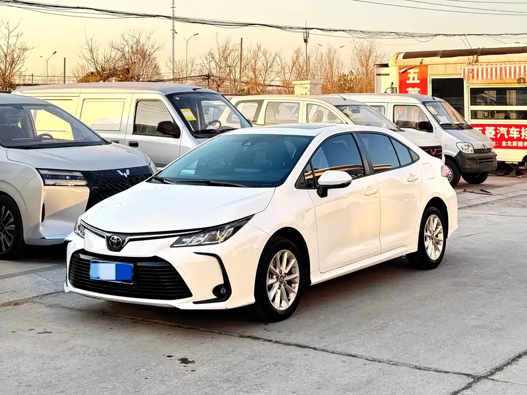 Toyota Corolla — фото 1