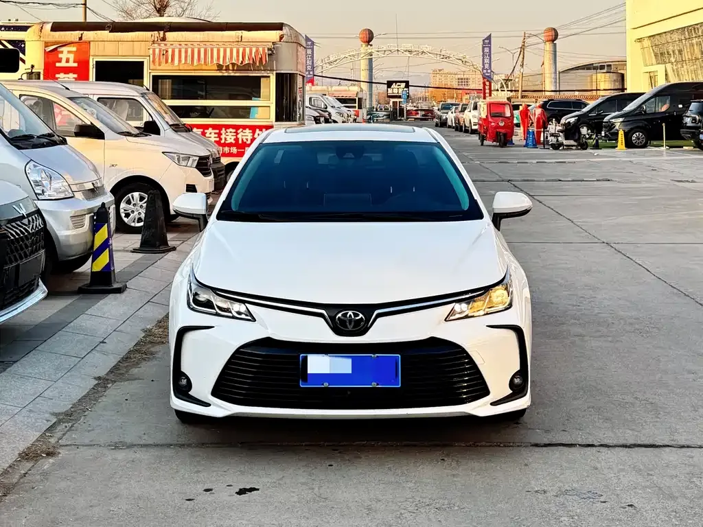 Toyota Corolla — фото 3