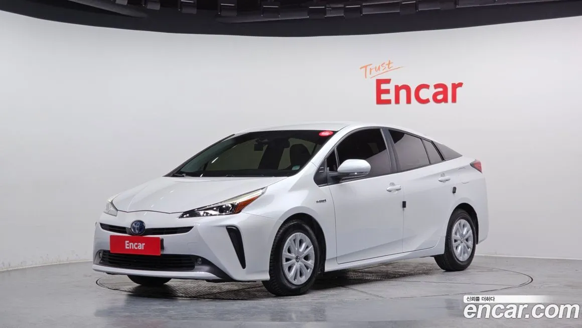 Toyota Prius — фото 1