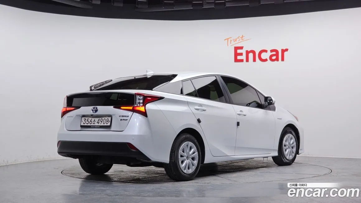 Toyota Prius — фото 2