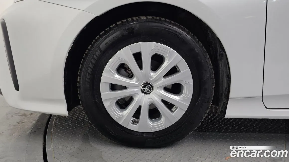 Toyota Prius — фото 6