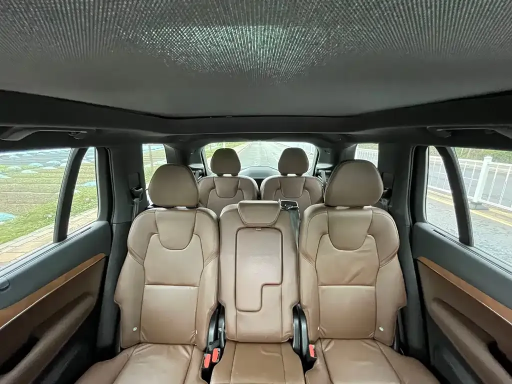 Volvo XC90 — фото 4