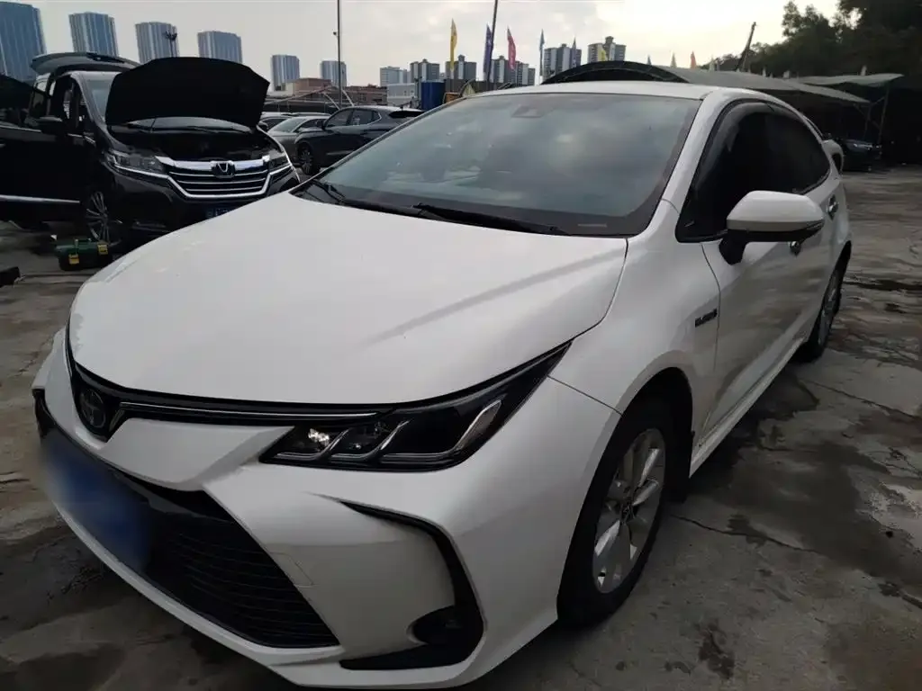 Toyota Corolla — фото 1