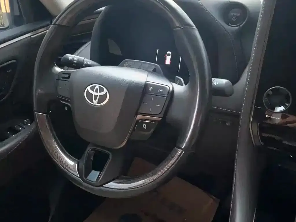 Toyota Alphard — фото 5
