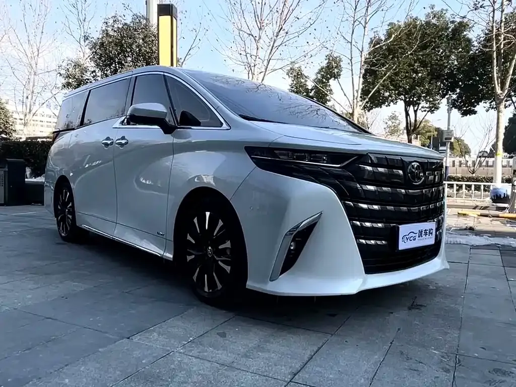 Toyota Alphard — фото 8