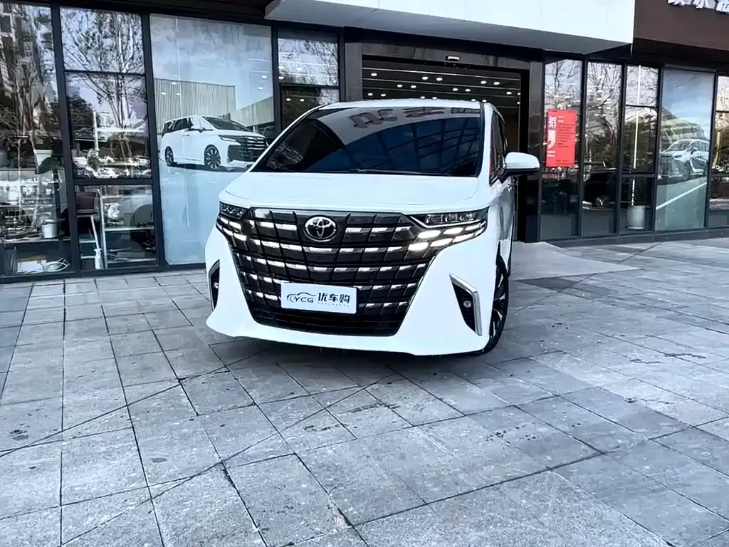 Toyota Alphard — фото 9