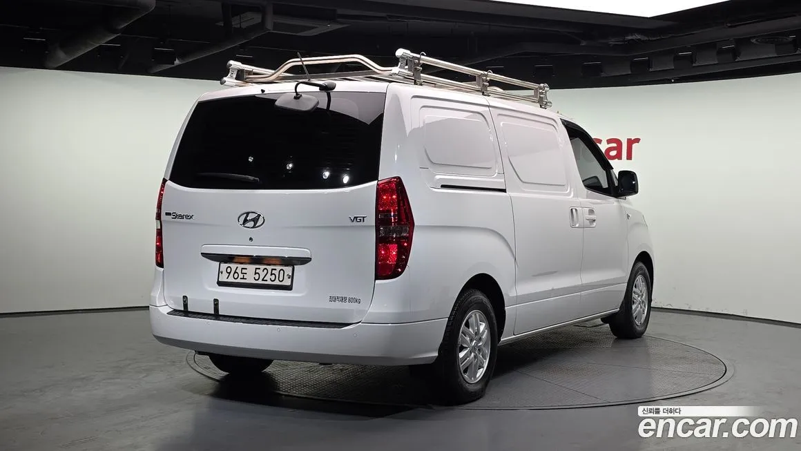 Hyundai Starex — фото 4