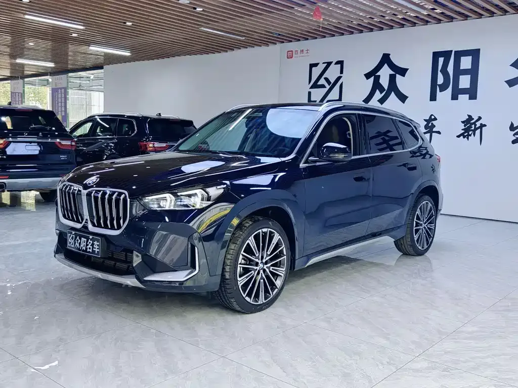 BMW X1 — фото 1