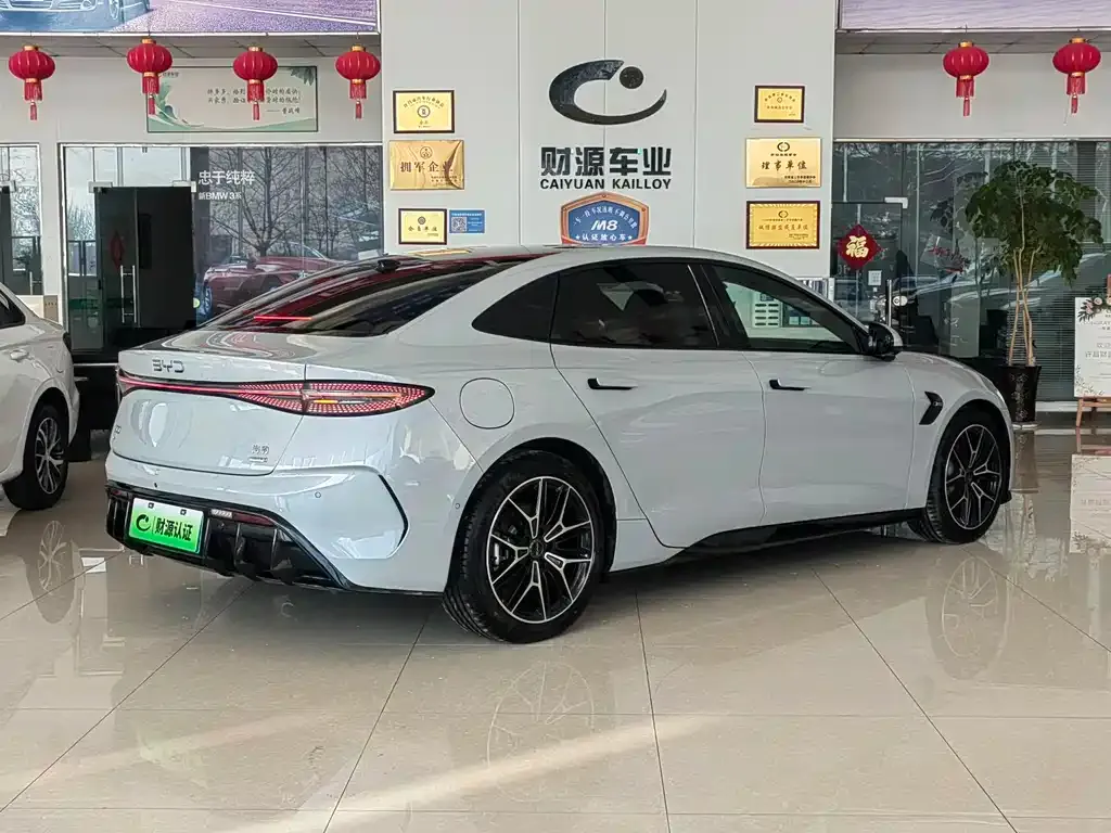 BYD Seal — фото 4