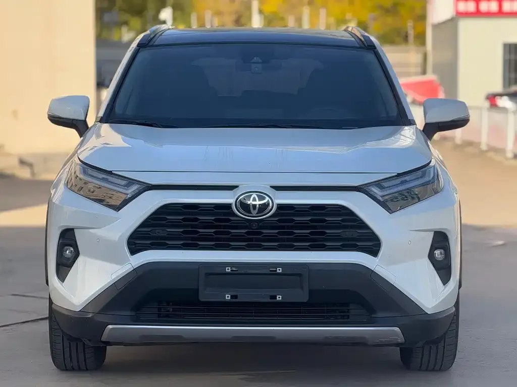 Toyota RAV4 — фото 2