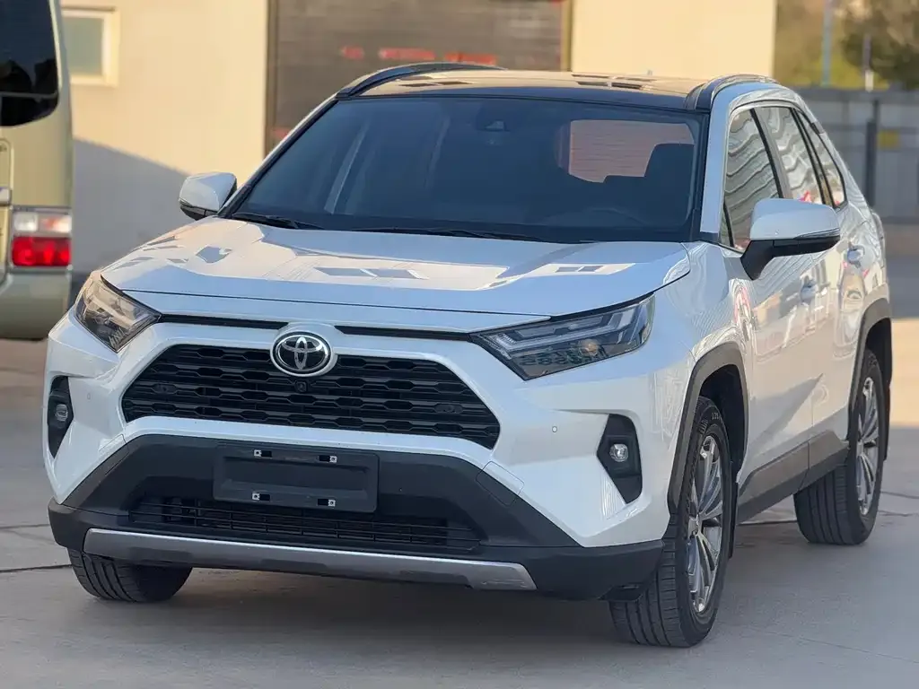 Toyota RAV4 — фото 9