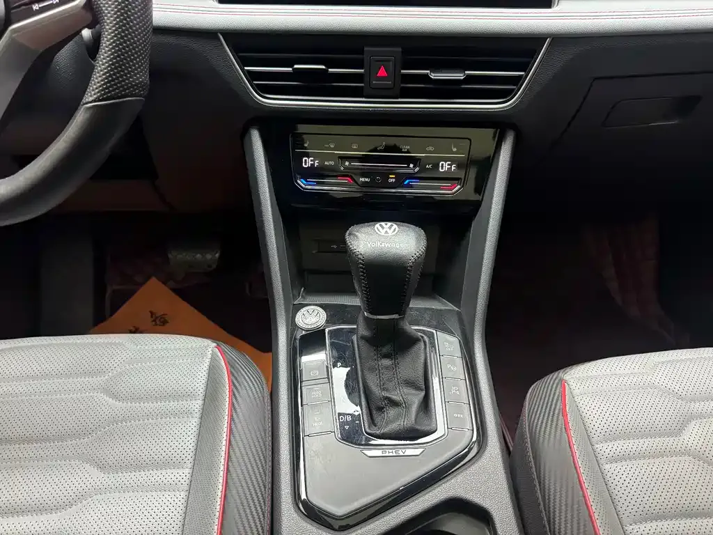 Volkswagen Tiguan L New Energy — фото 10