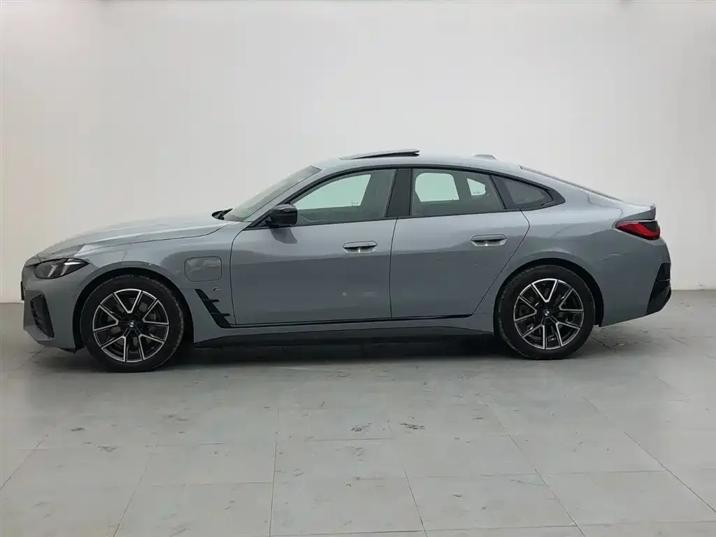 BMW i4 — фото 4