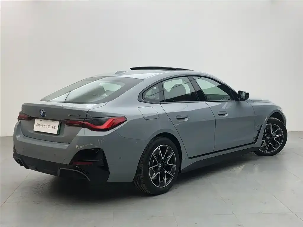 BMW i4 — фото 7