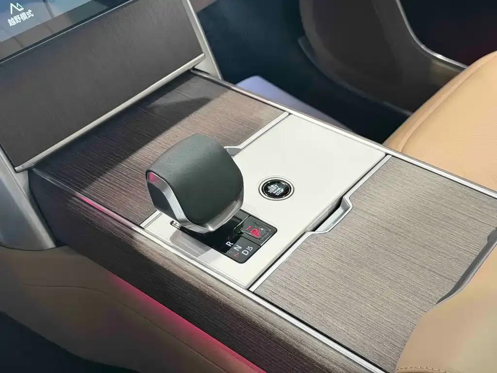 Land Rover Range Rover — фото 10